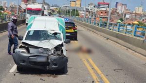 Motociclista morre após colisão frontal na Ponte José Sarney, em