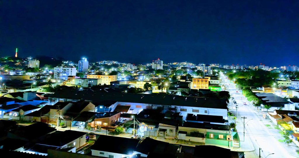 O efeito multiplicador: Como uma única fábrica de carros gera