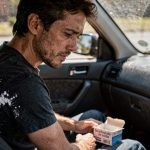 O macete milagroso para tirar o cheiro de gasolina de