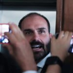 PF determina retorno imediato de Eduardo Bolsonaro a cargo de