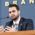 PF prende Filipe Martins, ex-assessor especial de Jair Bolsonaro