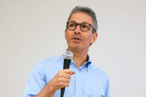 PL estuda Romeu Zema como vice de Flávio Bolsonaro para