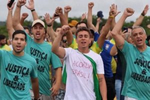 PRF notifica deputado Nikolas Ferreira por riscos em caminhada de