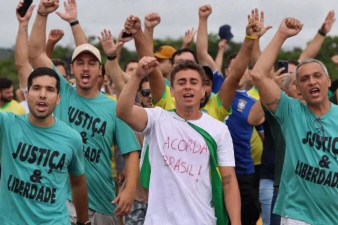 PRF notifica deputado Nikolas Ferreira por riscos em caminhada de