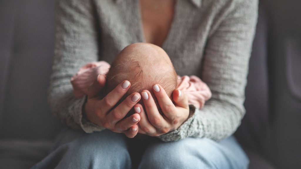 Paracetamol na gravidez não aumenta risco de autismo, diz estudo