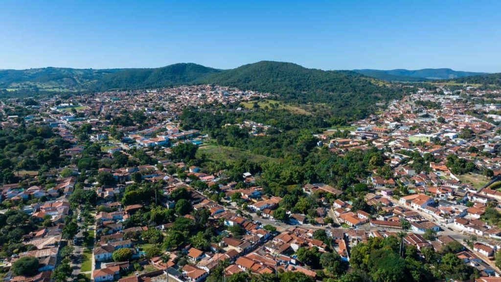 Pirenópolis combina mais de 80 cachoeiras, natureza e bem-estar para