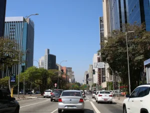 Polícia Civil desarticula central de golpes digitais na Faria Lima