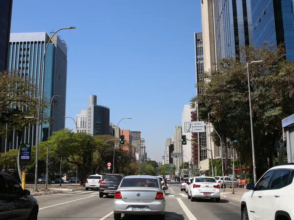 Polícia Civil desarticula central de golpes digitais na Faria Lima