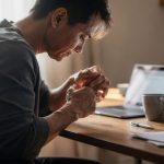 Por que sentimos formigamento em algumas partes do corpo?