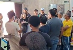 Professores repudiam ataque de vereadores de extrema direita à sede