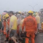 Queda de raio fere dezenas de pessoas em ato convocado