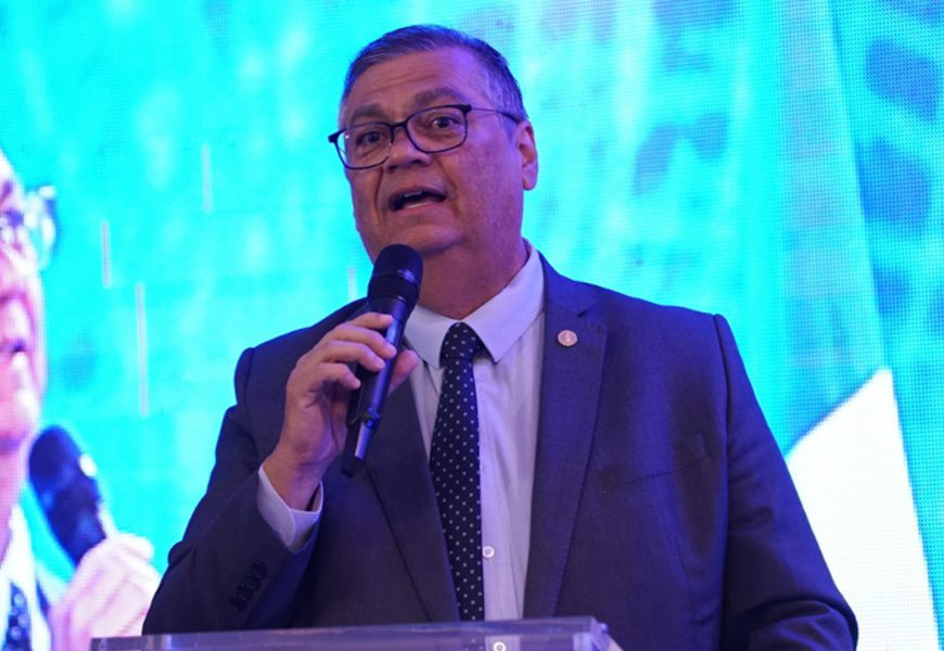 “Quem não provê um patamar mínimo de direitos é um