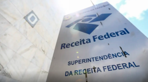 Receita nega aumento de imposto para professores com novo piso
