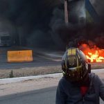 Revolta: motoboys interditam proximidades da UEMA reclamando direito a maior