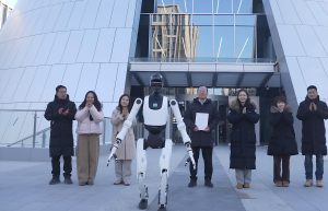 Robô humanoide da China é o primeiro do mundo a