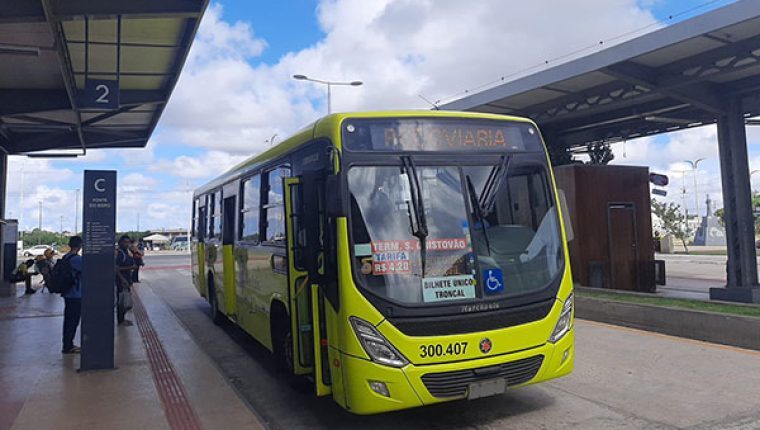 Rodoviários da empresa 1001 estão há 4 dias em greve