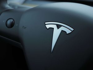 Tesla acaba com Autopilot e muda estratégia de direção assistida