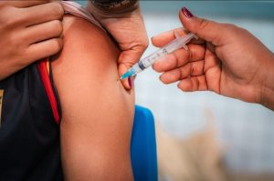 Vacinação contra HPV é estendida para jovens de 15 a