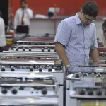 Vendas no varejo recuam em 2025 e encerram ano com