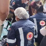 Vídeo: motociclista fica ferido após cair de viaduto no bairro