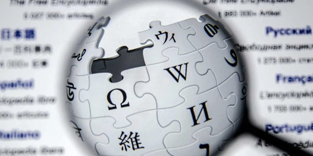 Wikipédia chega aos 25 anos entre os 10 sites mais