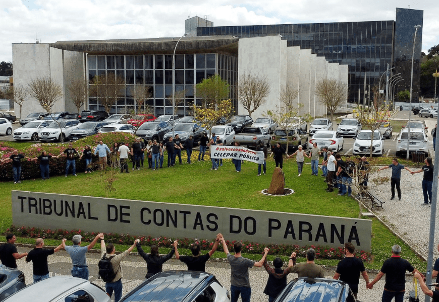 funcionários e oposição resistem à privatização da estatal no Paraná